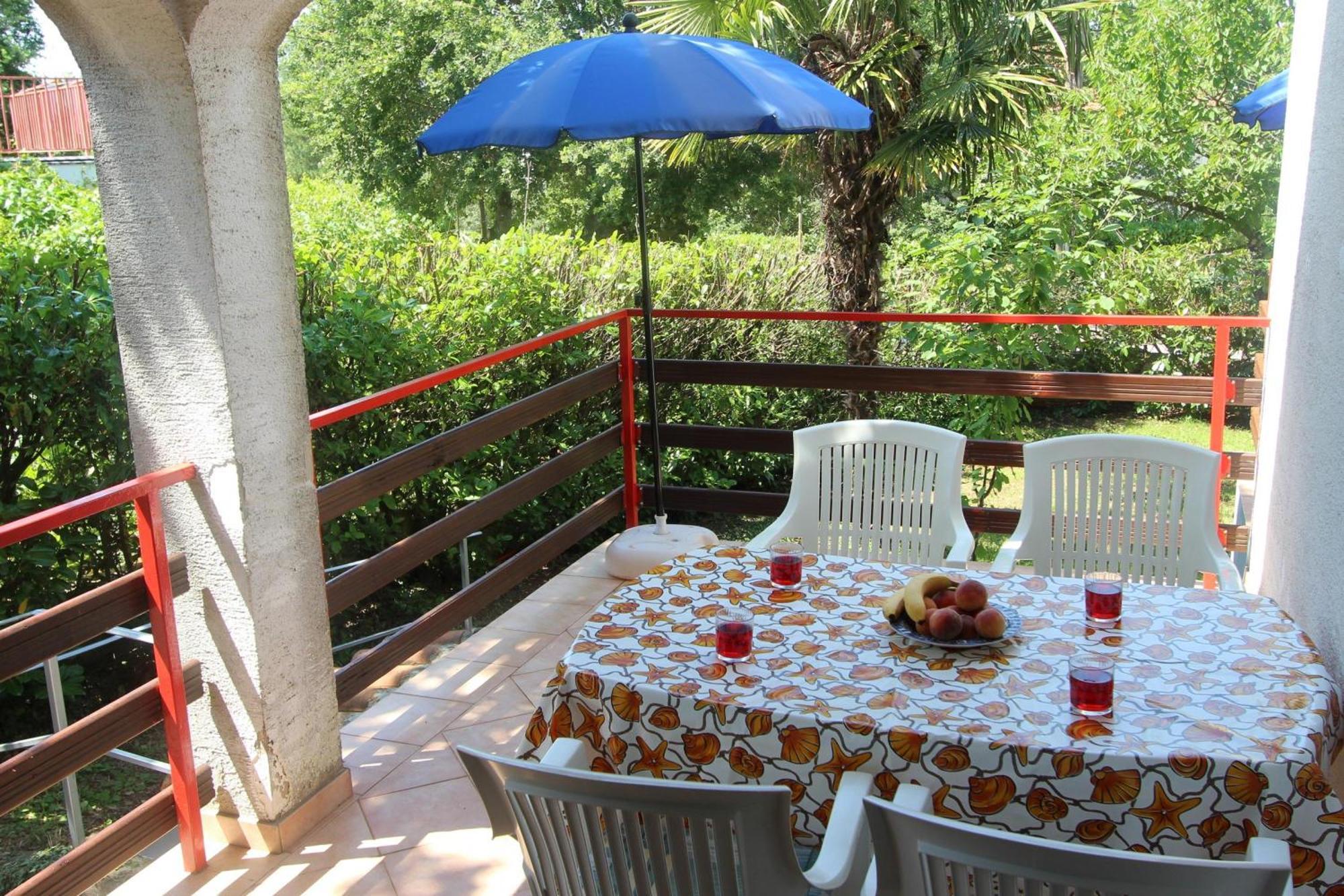 Apartments Brankica Island - Happy Rentals Vantacići Exterior foto