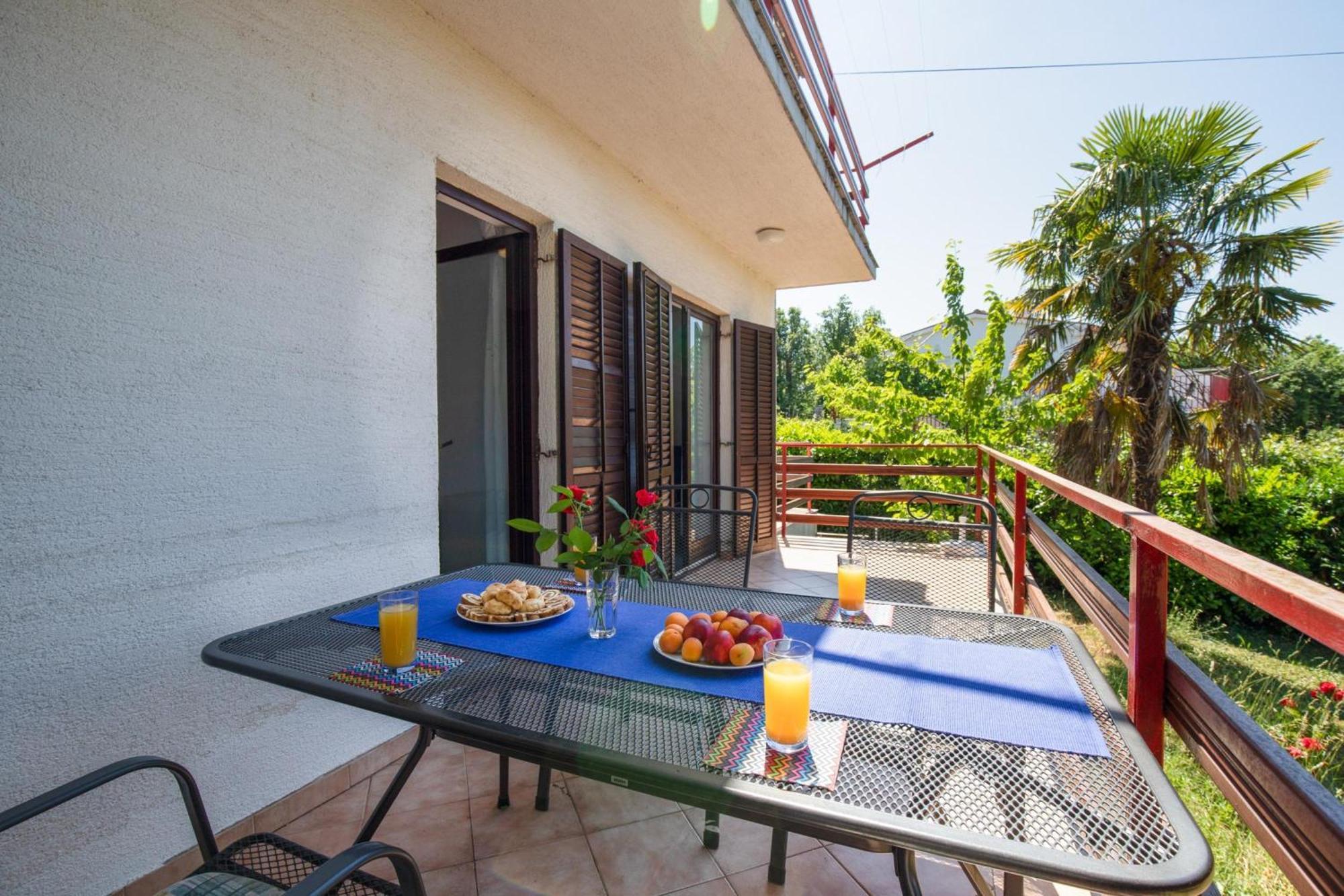 Apartments Brankica Island - Happy Rentals Vantacići Exterior foto