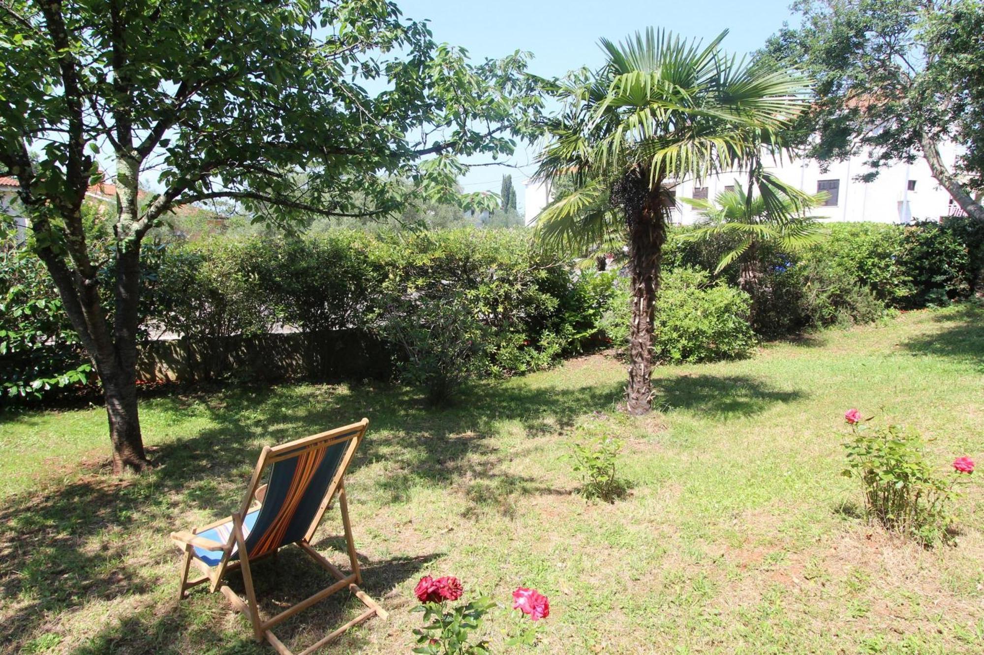 Apartments Brankica Island - Happy Rentals Vantacići Exterior foto